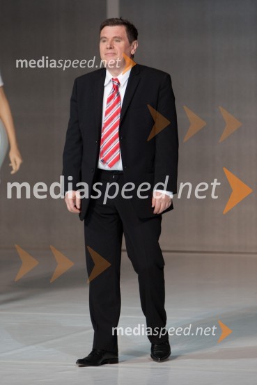 Jože Hrovat, igralecStari ko zemlja, kakšnih petinštirideset, premiera v SNG Nova Gorica