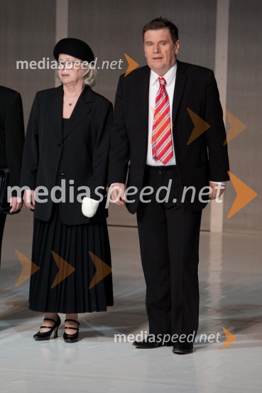 Teja Glažar, igralka in 	Jože Hrovat, igralecStari ko zemlja, kakšnih petinštirideset, premiera v SNG Nova Gorica