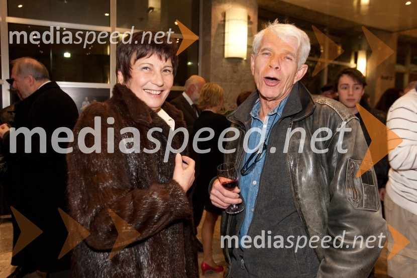 Ingrid Kašca Bucik, novinarka Radia Koper in Ivo Barišič, igralecStari ko zemlja, kakšnih petinštirideset, premiera v SNG Nova Gorica