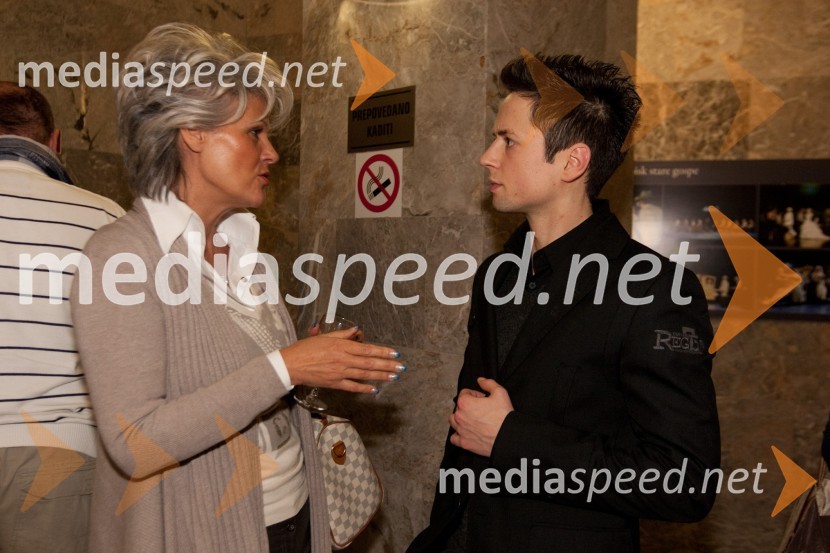 Miranda Brataševec, podjetnica, sestra pokojnega Silvana Furlana
 in Andrej Zalesjak, igralecStari ko zemlja, kakšnih petinštirideset, premiera v SNG Nova Gorica