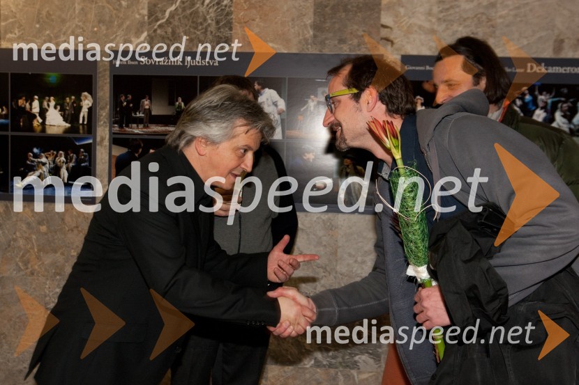 Iztok Mlakar, igralec in Blaž Valič, igralecStari ko zemlja, kakšnih petinštirideset, premiera v SNG Nova Gorica