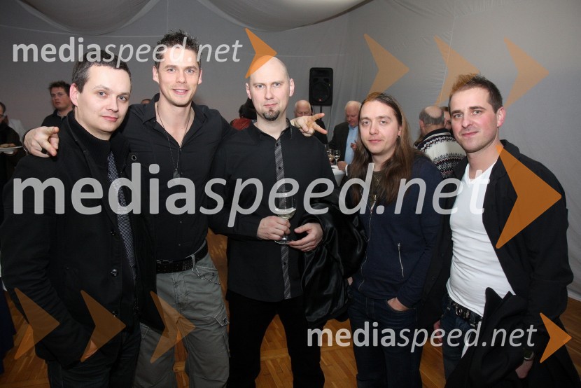 Boštjan Bračič, pevec in radijski moderator s skupinoŠportnik Maribora 2011