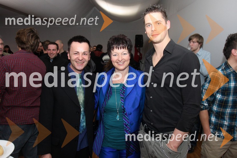 Zoran Turk, Irena Polak Fištravec, voditelja prireditve, Boštjan Bračič, pevec in radijski moderatorŠportnik Maribora 2011