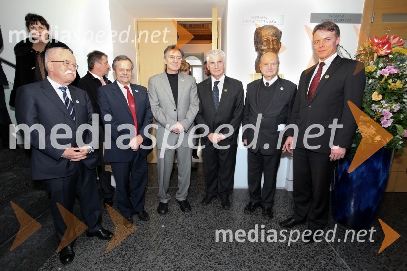 Boštjan Žekš, prof. dr. Radovan Stanislav Pejovnik, rektor Univerze v Ljubljani, prof. dr. Danijel Rebolj, rektor Univerze v Mariboru, Ludvik Toplak, nekdanji rektor mariborske univerze, Ivan Lorenčič, fundacija Antona Trstenjaka in Henrik Gjerkeš, novi predsednik fundacije Antona TrstenjakaUniverza v Mariboru, Slovenska rektorska konferenca ter odkritje kipa dr. Antona Trstenjaka