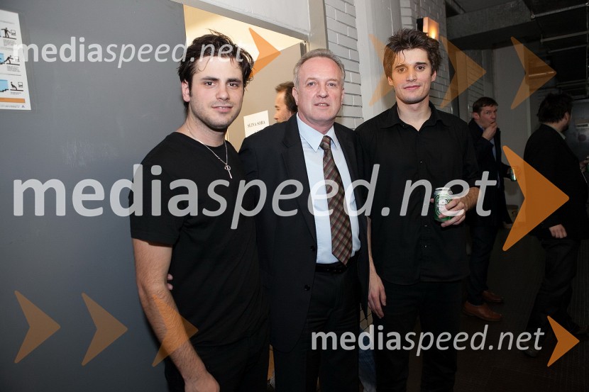Stjepan Hauser, čelist, Tone Knez, direktor zavoda Športni objekti Maribor in Luka Šulić, čelistEPK Maribor 2012: koncert 2CELLOS