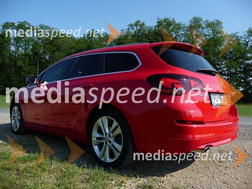 Opel Astra Sports Tourer 1.4 16V turbo sportOpel Astra Sports Tourer 1.4 16V turbo sport, mediaspeed test
