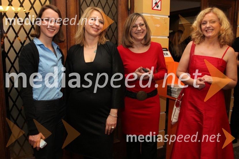 Barbara Herzmansky, vodja marketinga in odnosov z javnostmi SLG Celje, Tatjana Doma, dramaturginja SLG Celje, Jerneja Volfand, vodja programa SLG Celje in mag. Tina Kosi, upravnica SLG Celje21. festival Dnevi komedije, otvoritev v SLG Celje