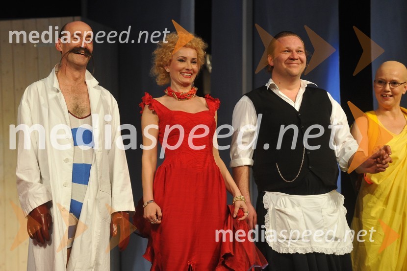 Priklon igralcev21. festival Dnevi komedije, otvoritev v SLG Celje