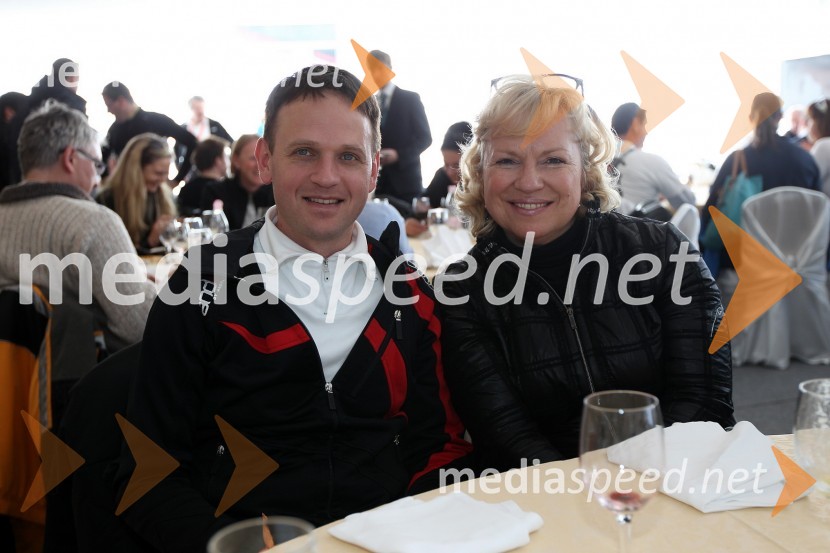	Franci Bolta, vodja znamke Audi pri Porsche Slovenija in Sabrina Pečelin, vodja PR pri Porsche Slovenija51. pokal Vitranc, veleslalom in VIP dogajanje