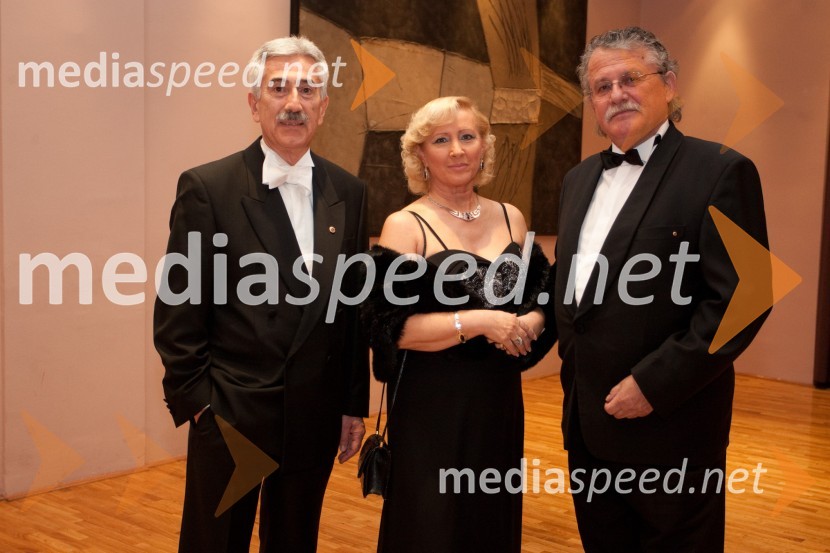 Rajko Kotnik, državni pravobranilec, Dragica Pišot, inženirka nuklearne medicine in soprog Jani Pišot, magister veterine19. Koroški večer s plesom