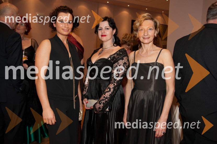 Katarina Avšič, Katja Jurgec Bricman, Porcelan Catbryur in Bernarda Lasan19. Koroški večer s plesom