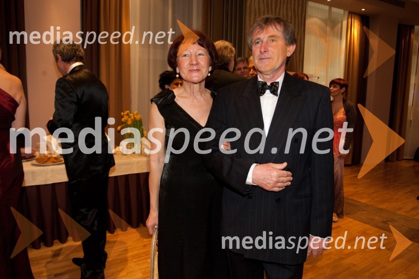 Nada Petrovič Mager, podpredsednica kluba korošcev in soprog Dragan Petrovič, slikar19. Koroški večer s plesom