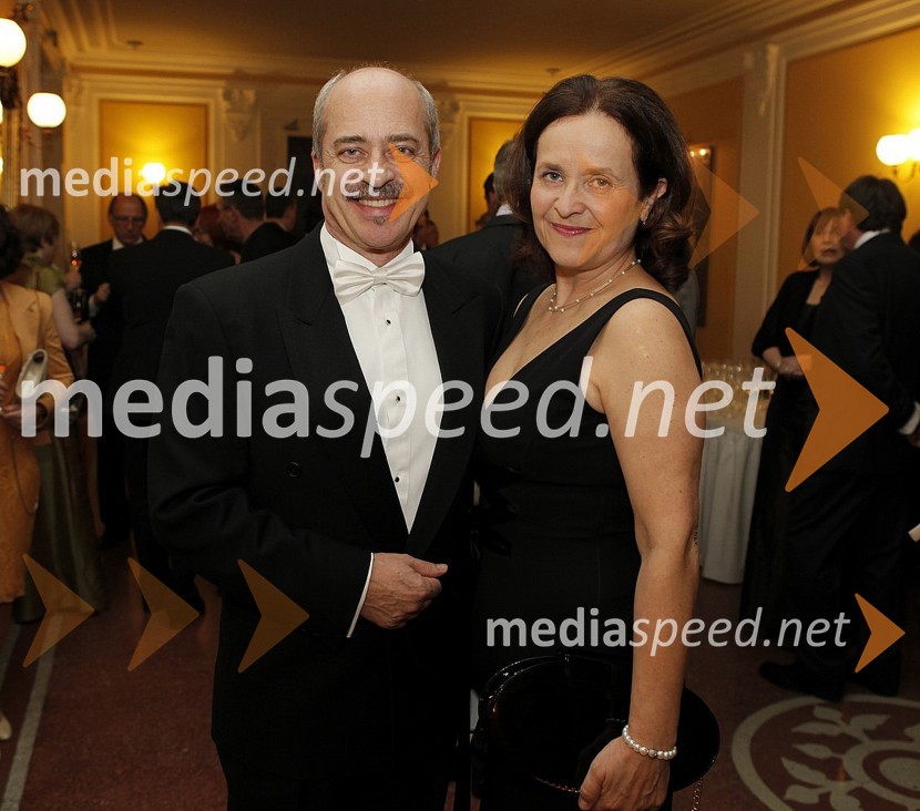 Dr. Ivan Eržen in dr. Jana Govc Eržen, predsednica organizacijskega odbora Zdravniškega društva Celje42. Tradicionalni valčkov ples