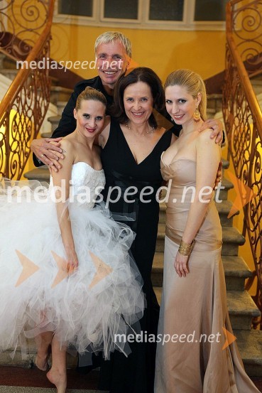 Mojca Majcen, baletna solistka, Igor Jelen Iggy, koreograf in lastnik Plesnega teatra Igen, dr. Jana Govc Eržen, predsednica organizacijskega odbora Zdravniškega društva Celje in Željka Predojević, sopranistka42. Tradicionalni valčkov ples