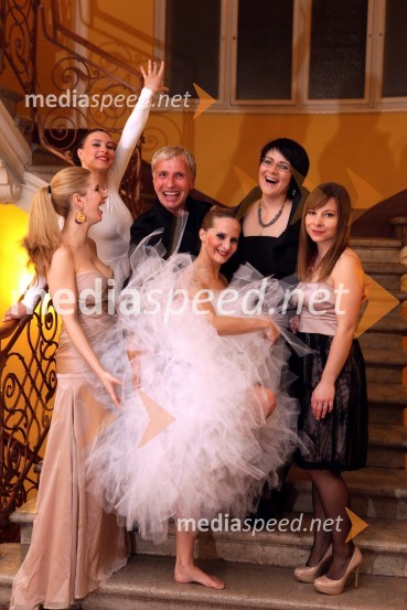 Željka Predojević, sopranistka, Eva Jankovič, baletna solistka, Igor Jelen Iggy, koreograf in lastnik Plesnega teatra Igen, Mojca Majcen, baletna solistka, Greta Kokot Rajkovič, voditeljica prireditve in Janja Brlec, pianistka42. Tradicionalni valčkov ples