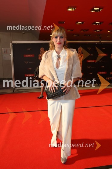 Špela Jambrek, novinarkaViktorji 2011, rdeča preproga in VIP dogajanje