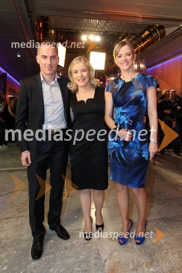 	Igor E. Bergant, Manica Janežič Ambrožič in 	Živa Rogelj, novinarjiViktorji 2011, rdeča preproga in VIP dogajanje