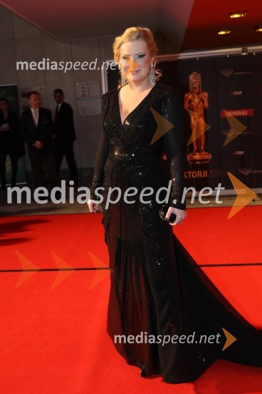 Danica Lovenjak, novinarkaViktorji 2011, rdeča preproga in VIP dogajanje