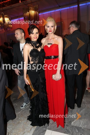 	Mirela Korač, Miss Universe Slovenije 2009 in Tjaša Kokalj, Miss Universe Slovenije 2007Viktorji 2011, rdeča preproga in VIP dogajanje