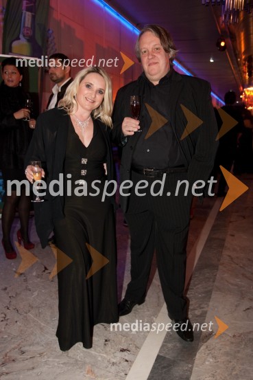 Aleksandra Popović in Matjaž Smole, krznarstvo SmoleViktorji 2011, rdeča preproga in VIP dogajanje