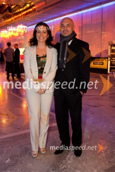 Mojca Majhen, agencija Paideia d.o.o. in Toni MajhenViktorji 2011, rdeča preproga in VIP dogajanje