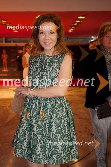 Regina Kogoj, pevkaViktorji 2011, rdeča preproga in VIP dogajanje