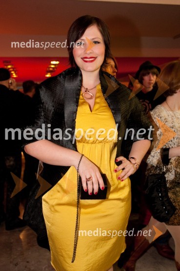 Nuška Drašček, pevkaViktorji 2011, rdeča preproga in VIP dogajanje