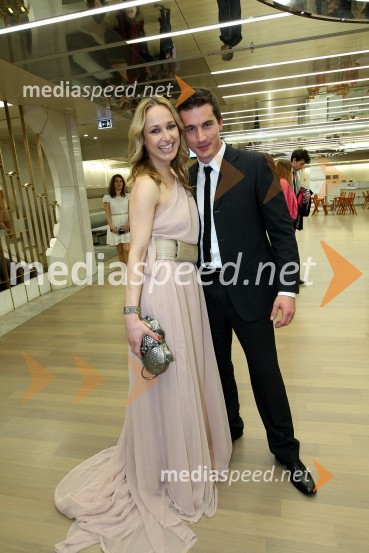 Martina Vrhovnik, vizažistka in Miha RolihViktorji 2011, rdeča preproga in VIP dogajanje