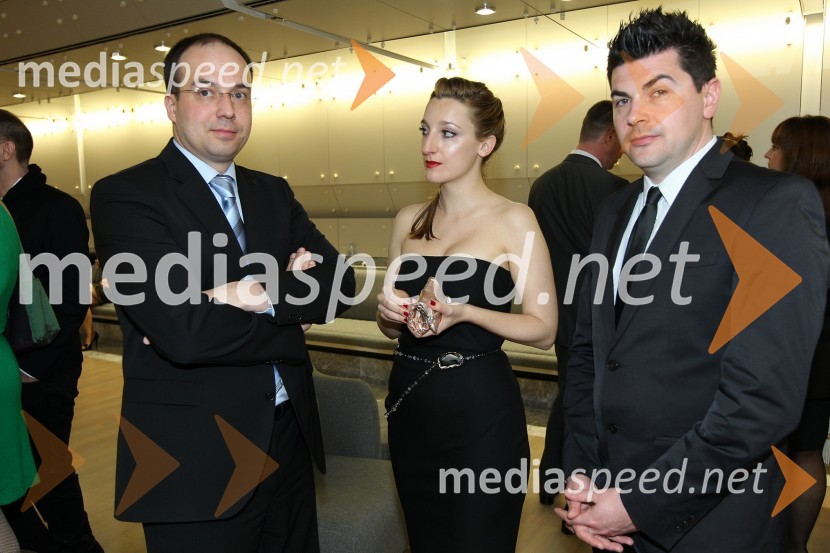 Leo Oblak, predsednik uprave Infonet media, Špela Vovk in Denis SarkičViktorji 2011, rdeča preproga in VIP dogajanje