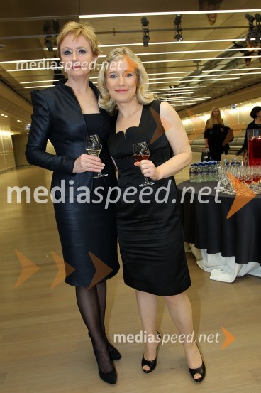 Darja Zgonc in Manica Janežič Ambrožič, voditeljiciViktorji 2011, rdeča preproga in VIP dogajanje