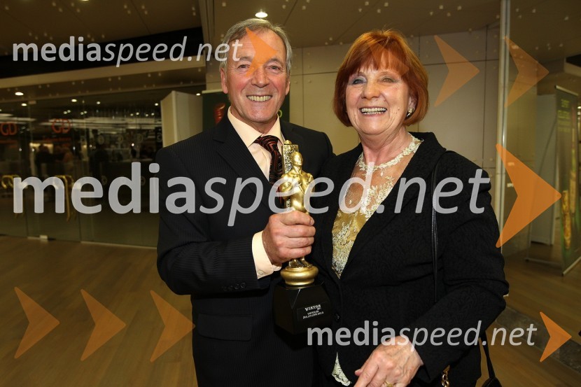 Mito Trefalt, prejemnik viktorja za življenjsko delo in soproga Metka LeskovšekViktorji 2011, rdeča preproga in VIP dogajanje