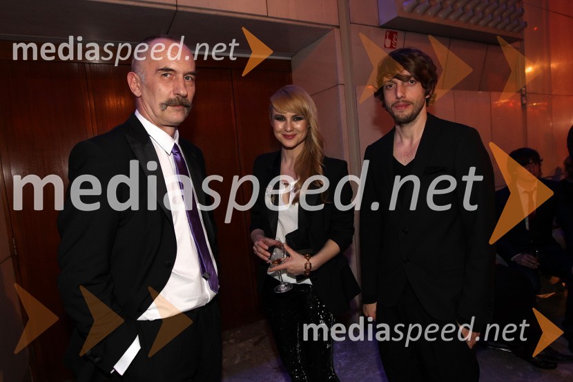 Jonas Žnidaršič, Iva Krajnc, igralka in Aljoša Bagola, kreativni direktor v oglaševalski agenciji PristopViktorji 2011, rdeča preproga in VIP dogajanje