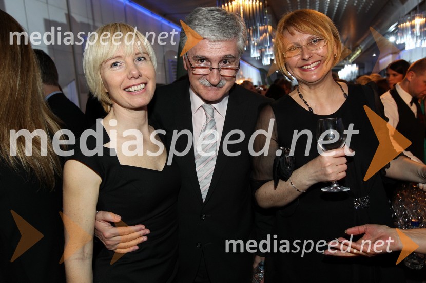 Polonca Komar, poslanka, Petar Radović in Nataša Bolčina ŽgavecViktorji 2011, rdeča preproga in VIP dogajanje