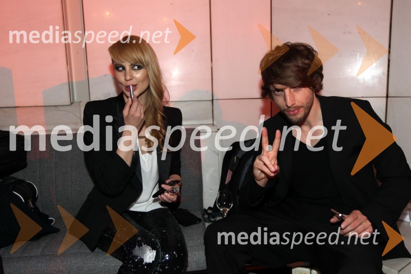 Iva Krajnc, igralka in Aljoša Bagola, kreativni direktor v oglaševalski agenciji PristopViktorji 2011, rdeča preproga in VIP dogajanje