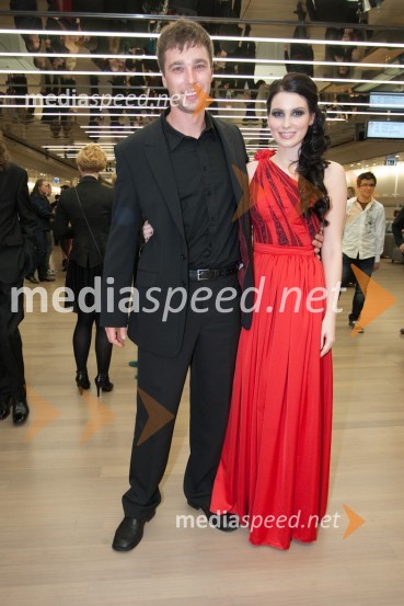 	Marko Kremžar, DJ in punca Sandra Adam, miss Slovenije 2010Viktorji 2011, rdeča preproga in VIP dogajanje