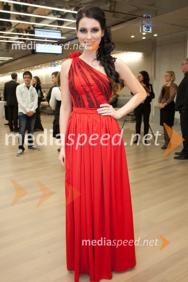 Sandra Adam, miss Slovenije 2010Viktorji 2011, rdeča preproga in VIP dogajanje