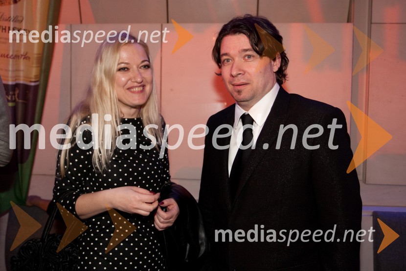 Barbara Pia Jenič, režiserka in Martin Senica, urednik revije StopViktorji 2011, rdeča preproga in VIP dogajanje