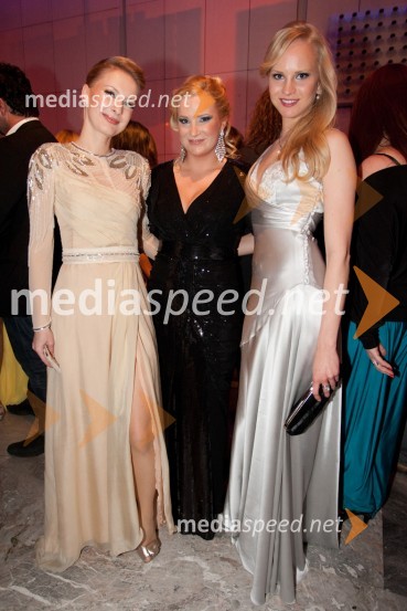 Maja Ferme, modna oblikovalka, Danica Lovenjak in Lana Mahnič Jekoš, miss Slovenije 2012Viktorji 2011, rdeča preproga in VIP dogajanje