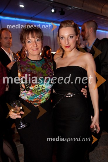 Nataša Lombergar in Špela VovkViktorji 2011, rdeča preproga in VIP dogajanje