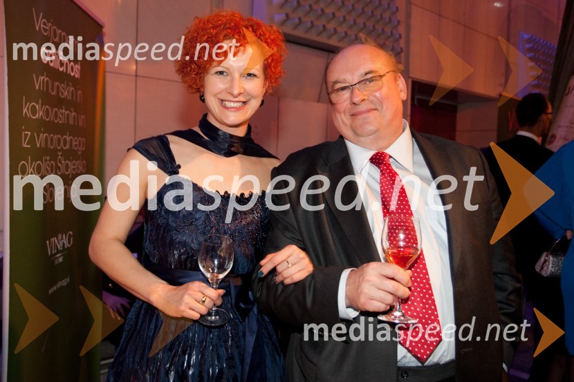 Mateja Štabuc, Vinag in Gojmir Lešnjak Gojc, igralecViktorji 2011, rdeča preproga in VIP dogajanje