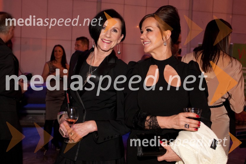 Slavka Pajk, stilistka in Miša MolkViktorji 2011, rdeča preproga in VIP dogajanje