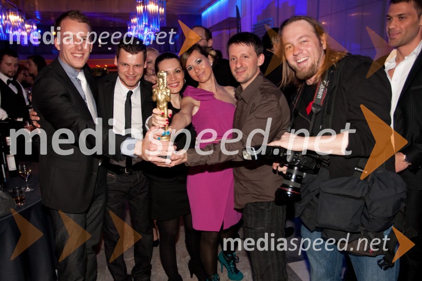 Blaž Garbajs, Jure Rejec, Vesna Lombergar, Mateja Klavs, Boštjan Tušek in Miro Majcen, Ekipa 24ur.comViktorji 2011, rdeča preproga in VIP dogajanje