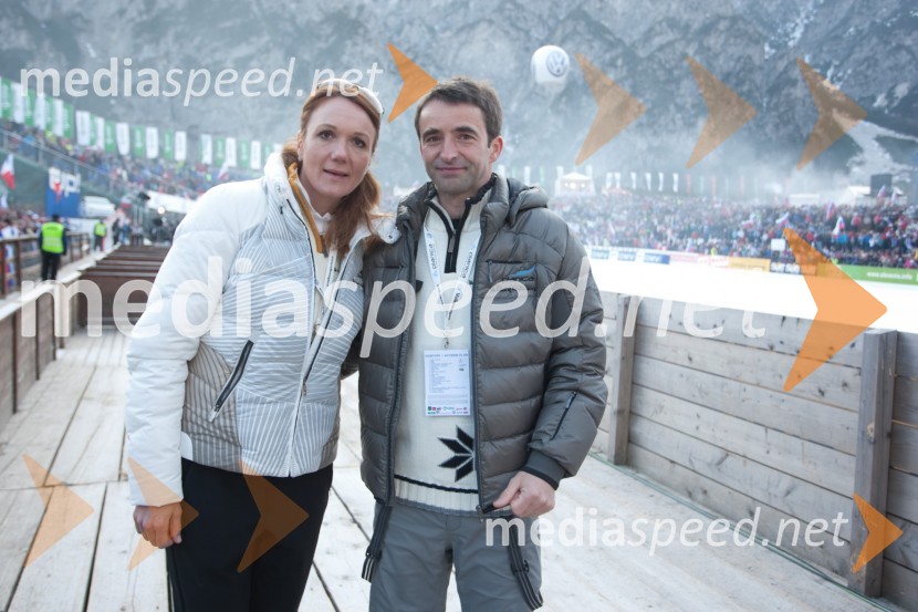 Petra Majdič, nekdanja smučarska tekačica in Franci Petek, nekdanji smučarski skakalecPlanica 2012, finale v smučarskih poletih, ekipna tekma