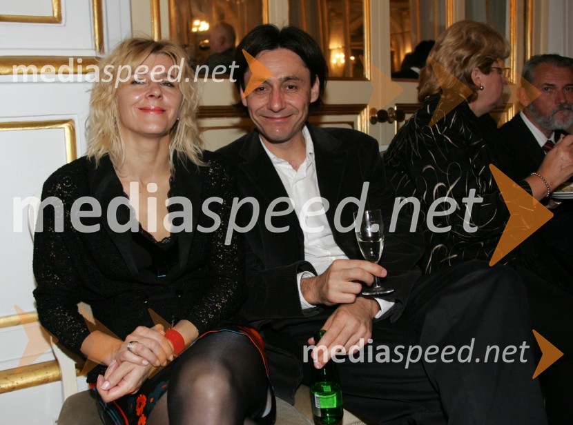 Samo M Strelec, umetniški vodja drame SNG Maribor s spremljavalkoBorštnikov prstan 2006, podelitev