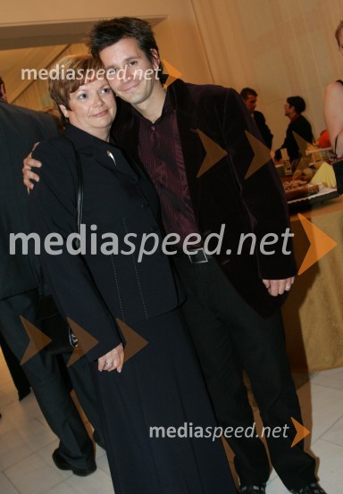 Aljoša Ternovšek, igralec  - sin Petra Ternovška z mamo JelkoBorštnikov prstan 2006, podelitev