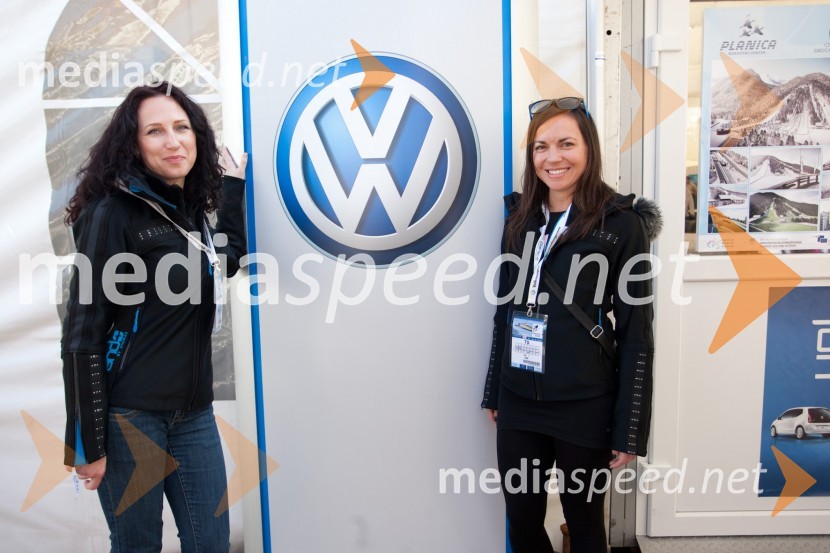 Petra Korošec, Porsche Slovenija in Nuša Božiček, Porsche SlovenijaPlanica 2012, finale v smučarskih poletih, ekipna tekma