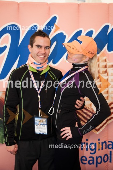 Jernej Damjan, smučarski skakalec in punca Taya, pevkaPlanica 2012, finale v smučarskih poletih, ekipna tekma