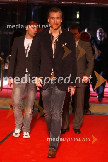 	Jan Plestenjak, pevecViktorji 2011, rdeča preproga in VIP dogajanje