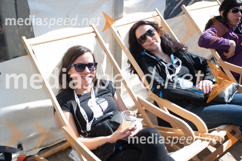 Nuša Božiček, Porsche Slovenija in Petra Korošec, Porsche SlovenijaPlanica 2012, finale v smučarskih poletih, ekipna tekma