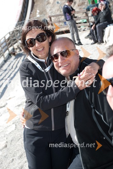 Iztok Klančnik, direktor HP Slovenija s soprogoPlanica 2012, finale v smučarskih poletih, ekipna tekma